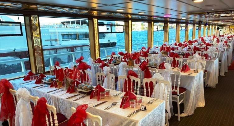 uploads/Yılbaşı tekne turu tekne salonu