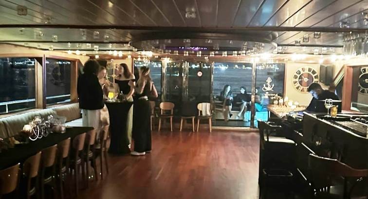 Salon bar